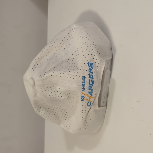 Los Angeles Chargers snap back ball cap white - Picture 3 of 3